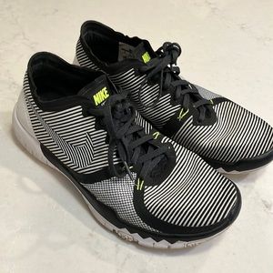 Nike Sneakers - Size 8